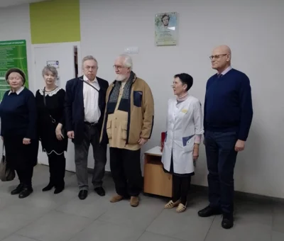 Фото 2. В Орле в детской поликлинике № 2 открыли мемориальную доску в честь Тамары Плотниковой