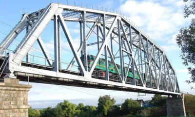 В Ливнах торжественно открыли памятную доску на левой опоре железнодорожного моста через реку Сосну