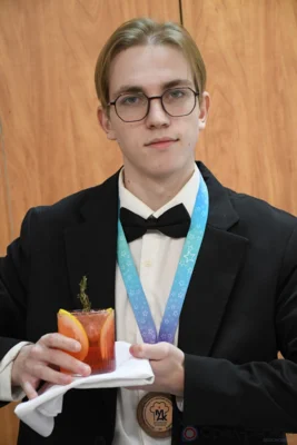 Фото 1. Студенты Орловского техникума сферы услуг стали лучшими в карвинге, кулинарии и в барменском искусстве