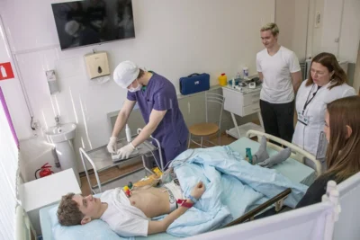 Фото 5. Будущие медики Орловщины соревнуются в профессиональном мастерстве