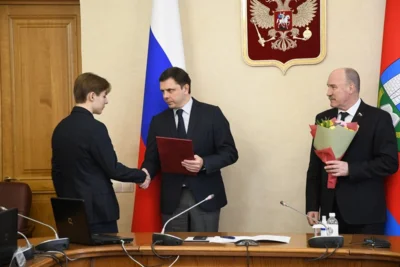 Фото 12. Достигшие особых успехов молодые орловцы получили награды