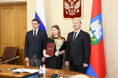 Фото 17. Достигшие особых успехов молодые орловцы получили награды