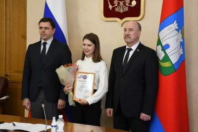 Фото 19. Достигшие особых успехов молодые орловцы получили награды