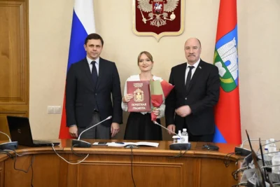 Фото 24. Достигшие особых успехов молодые орловцы получили награды