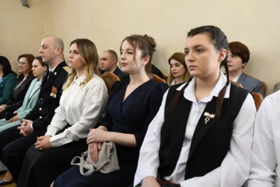 Фото 25. Достигшие особых успехов молодые орловцы получили награды