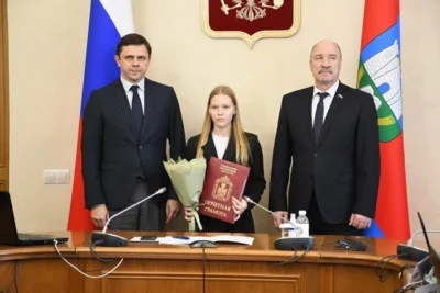 Фото 27. Достигшие особых успехов молодые орловцы получили награды