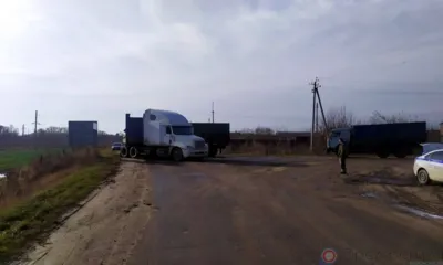 На орловской трассе столкнулись два грузовика