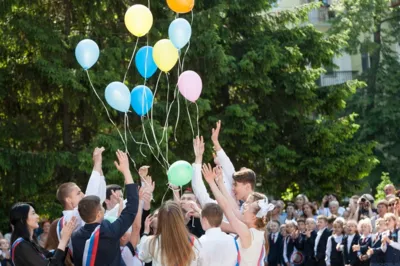 Выпускные вечера в школах хотят провести в традиционном формате