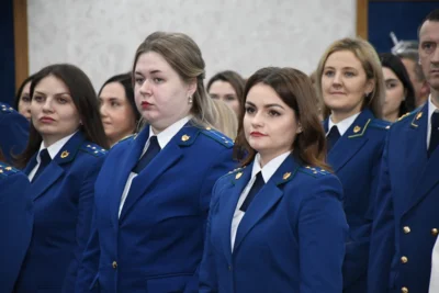 Фото 2. Работники прокуратуры Орловской области отмечают профессиональный праздник