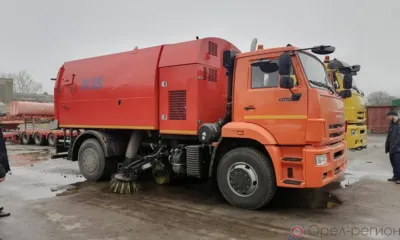 Уборкой улиц в Орле сегодня занимаются 56 человек и 41 единица спецтехники