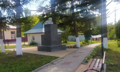 На Орловщине благоустроили сквер имени В.И. Ленина