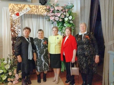 Фото 1. Для троснянских волонтёров золотого возраста организовали культпоездку в Орёл