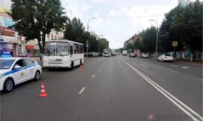 В Орле женщина выпала из маршрутки