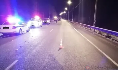 Под Орлом Mazda вылетела на встречку и протаранила грузовик