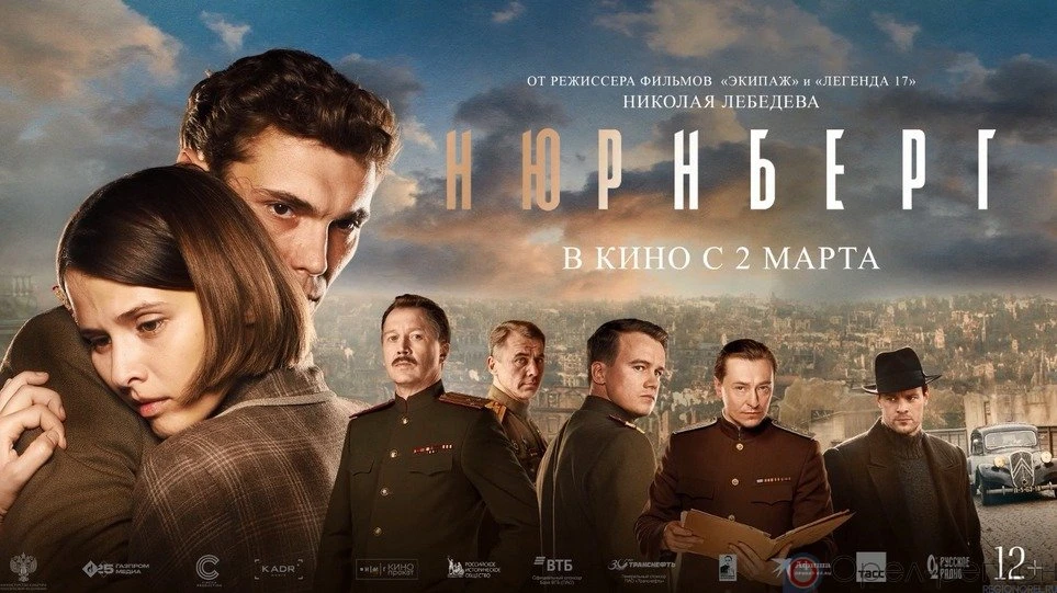 Үлкен қара әтеш Райли Ридтің кискасына әрең кірді. Минотаврмен анимациялық секс порно видео