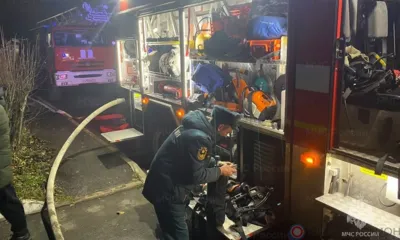 В Орле из горящей квартиры спасли мужчину с двумя детьми