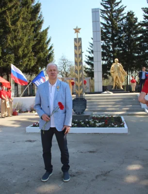 Фото 3. Олег Карпиков: «Для меня честь — участвовать в реставрации воинского мемориала»
