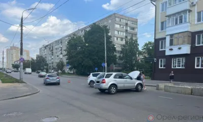 В Орле Kia Sorento протаранила Toyota RAV 4