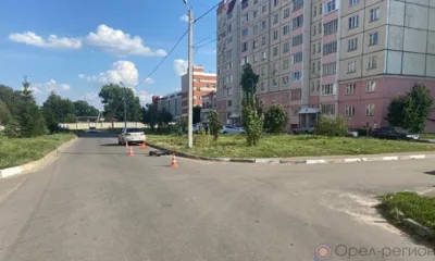 В Орле Volkswagen Golf сбил 8-летнего мальчика на электросамокате