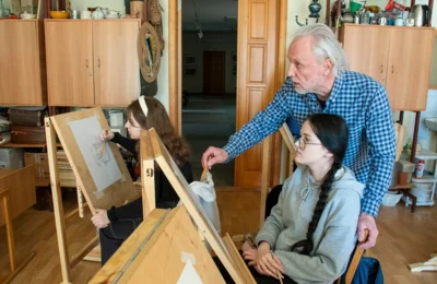 Фото 3. Директор Орловской детской художественной школы № 1 Александр Анохин рассказал о работе учреждения