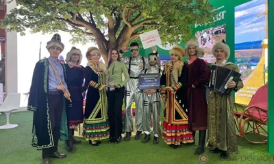 Тургеневский дуб на ВДНХ стал местом притяжения для делегаций регионов