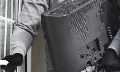 В Орле парень и девушка обокрали знакомого