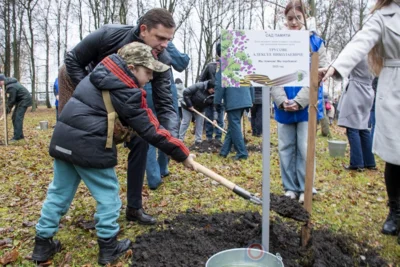 Фото 14. 1 ноября в парке Победы в Орле прошла международная акция «Сад памяти»