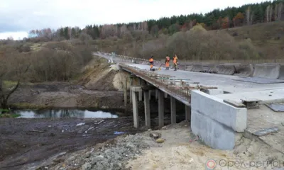 В Орловской области продолжается ремонт моста через реку Филенку
