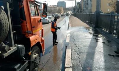 В Орле начали отмывать мосты