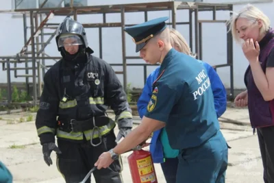 Фото 8. На складе в Орле провели пожарно-тактическое учение