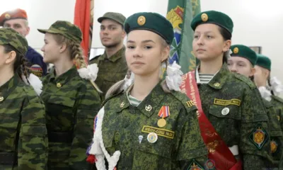 В Орле прошёл областной смотр-конкурс знамённых групп «Служу России!»