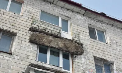 Ночью в жилом доме в Болхове обрушились балконы