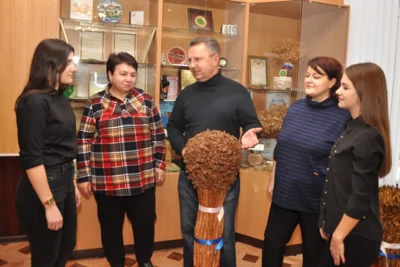 Фото 1. Орловский научный центр зернобобовых культур встречает 70-летие новыми достижениями