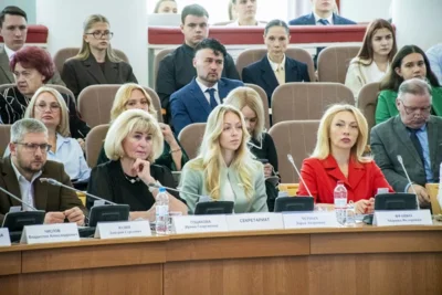 Фото 3. Орловские депутаты единогласно приняли в первом чтении проект бюджета региона на 2027-2029 годы