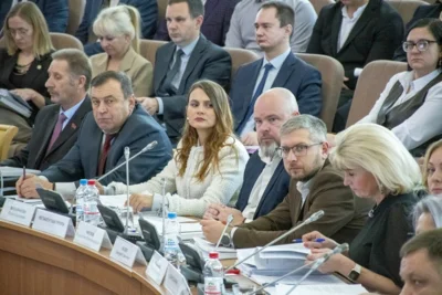 Фото 4. Орловские депутаты единогласно приняли в первом чтении проект бюджета региона на 2027-2029 годы