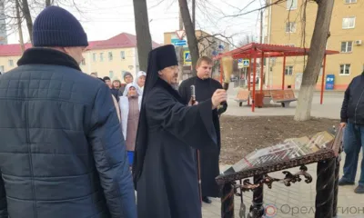 В Комсомольском сквере в Ливнах установили памятный знак