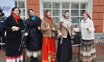 Орловских избирателей встречают песнями и плясками