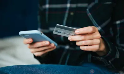 Орловчанка лишилась телефона и крупной суммы денег