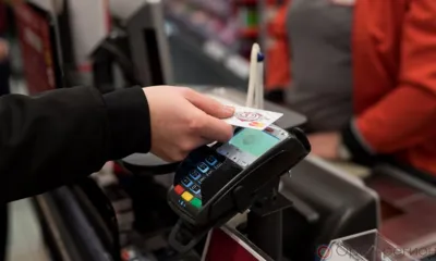 Двое орловцев нашли чужую банковскую карту и оплатили свои покупки