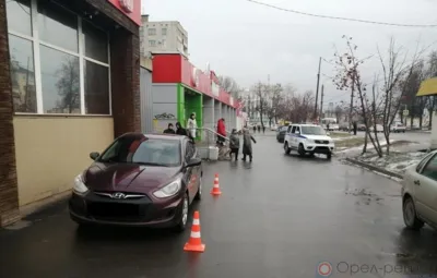 В Орле Hyundai Solaris возле магазина сбил 49-летнюю женщину