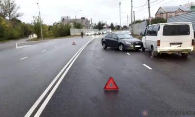 В Орле Chevrolet Cruze сбил пешехода и влетел во встречный автомобиль