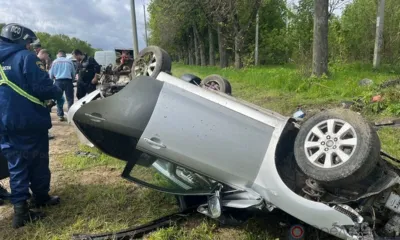 На трассе в Орловском МО после удара перевернулась Toyota Camry