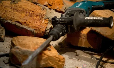 Ремонтировавший кафе орловец украл с места проведения работ электроинструмент