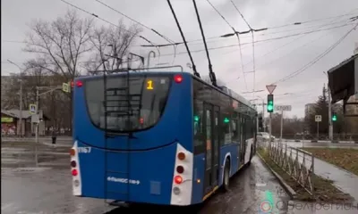На улицы Орла вышел третий питерский троллейбус