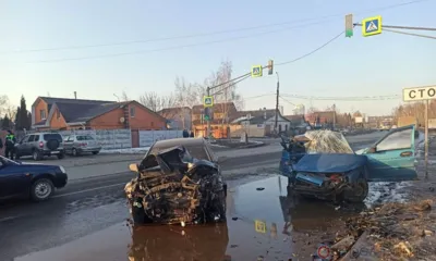 В Орле лоб в лоб столкнулись Hyundai и «десятка»