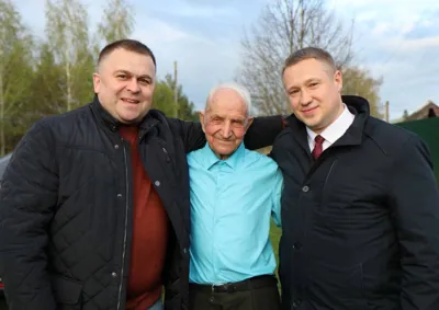 Энергетики поздравили ветерана Ивана Афанасьевича Киреева с Днём Победы