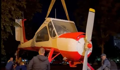 В центре Орла установили самолёт