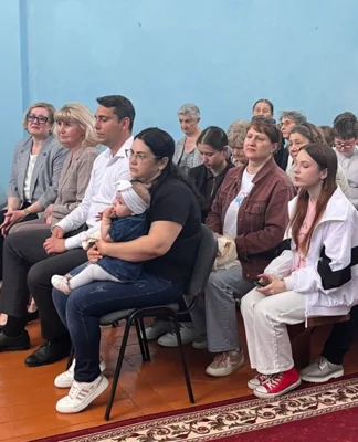 Фото 3. Многодетным родителям Северного района города Орла вручили памятные медали «Многодетная семья»
