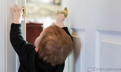В Мценске двухлетний ребёнок оказался заперт в квартире