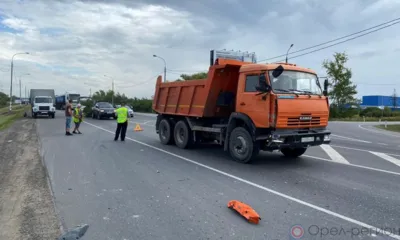 В Орле КамАЗ протаранил рейсовый автобус